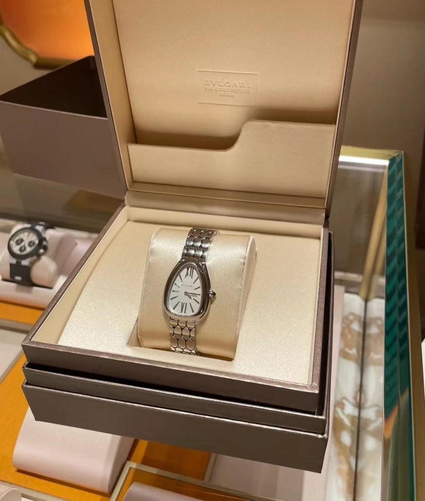 bg30004_serpenti-seduttori_s2.jpg