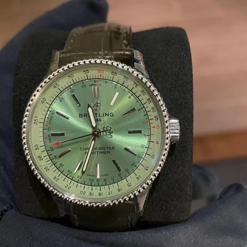 br30001_navitimer-auto-chronometer_s1.jpg
