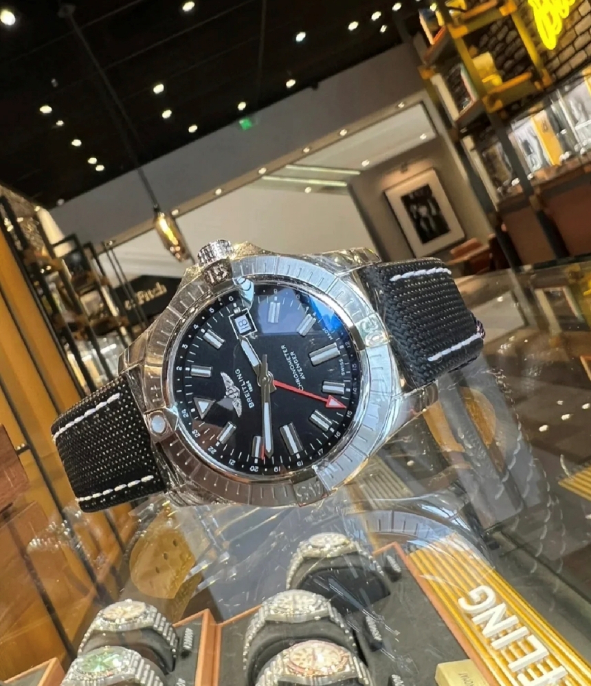 br30025_avenger2-chronometer-auto_s3.jpg