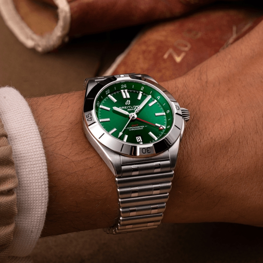 br30028_chronomat-automatic-gmt-40_s5.jpg