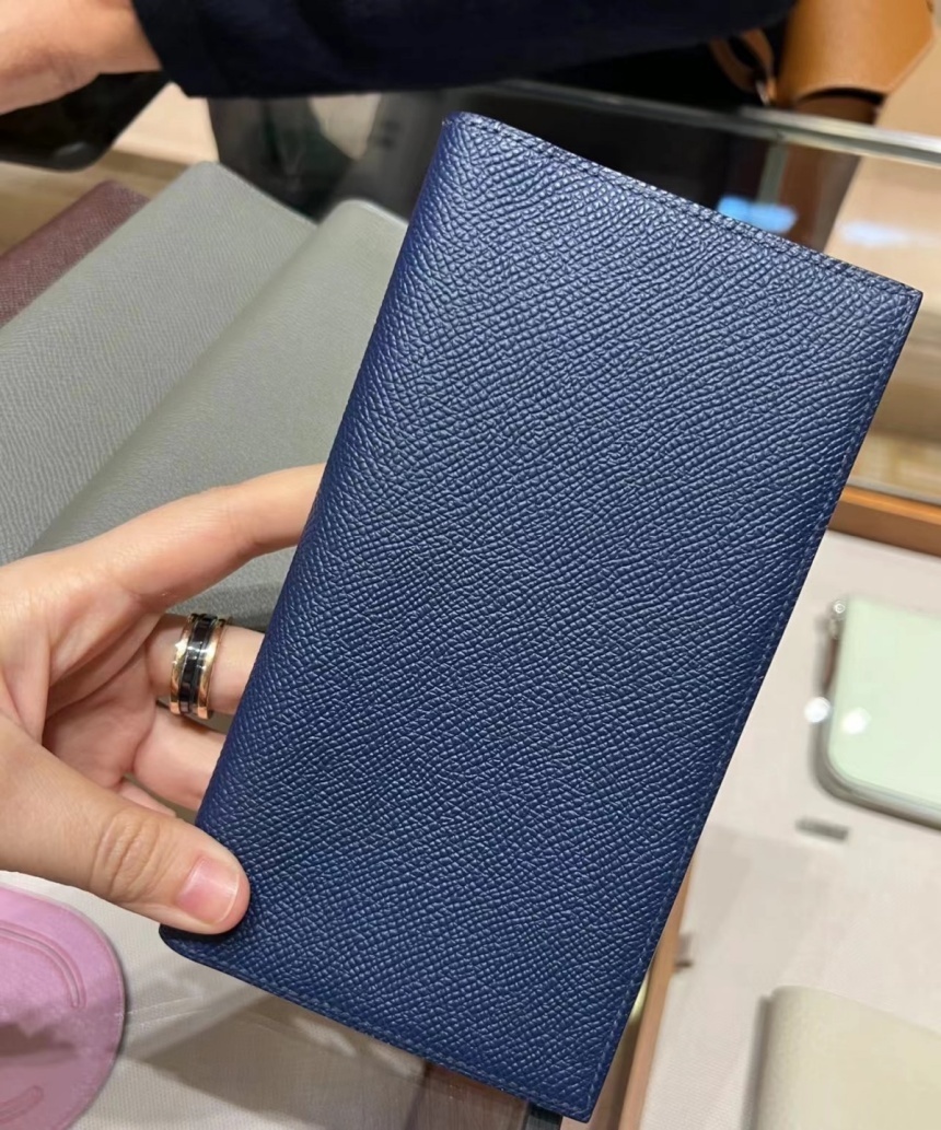 hm10073_silkin-_s2.jpg