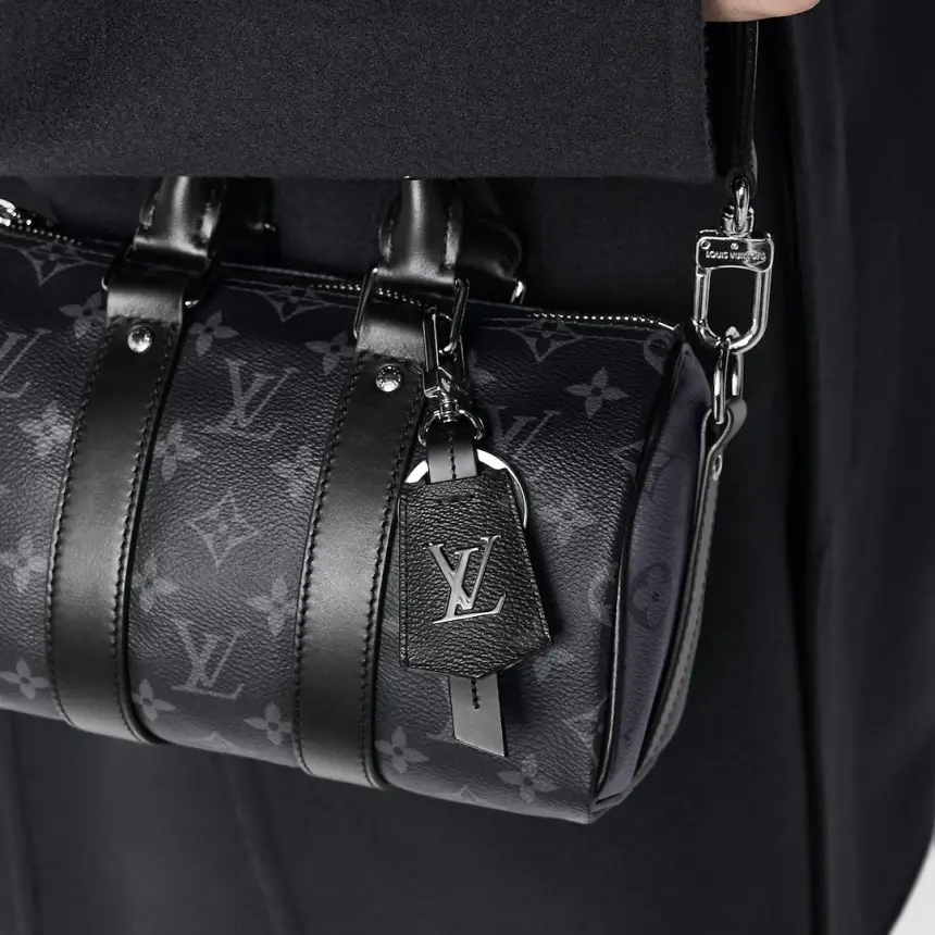 lv00947_lv-cloches-bagcharm-keyholder_M63620_s2.jpg