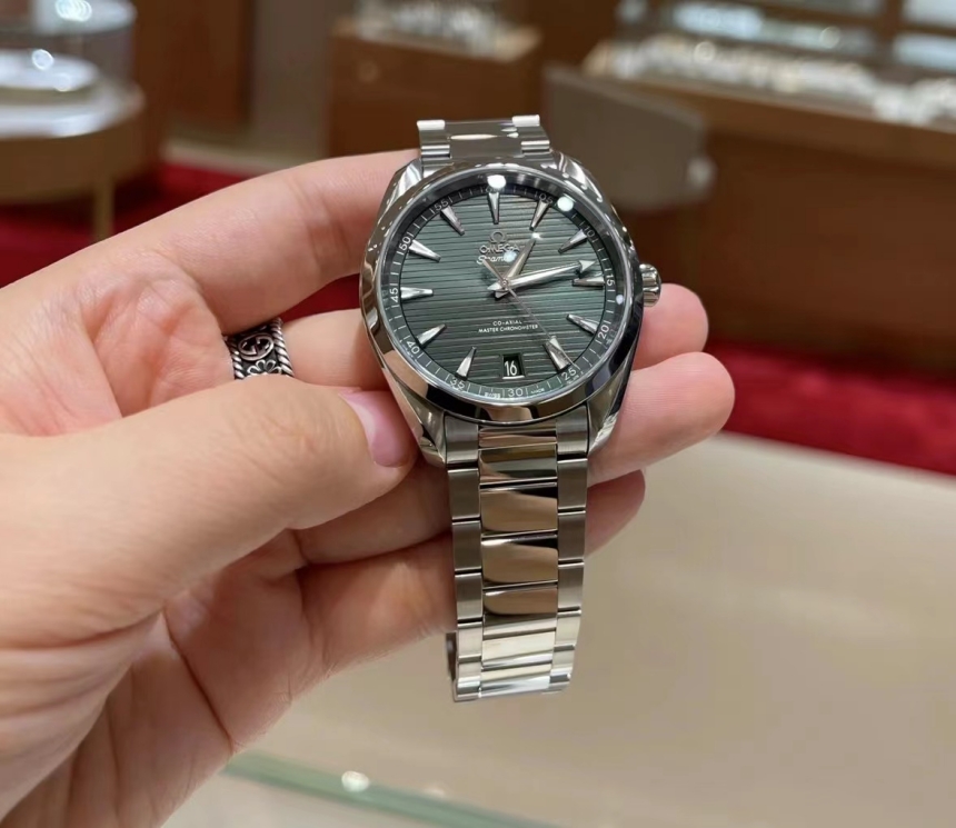 og30001_seamaster-aqua-terra_s2.jpg