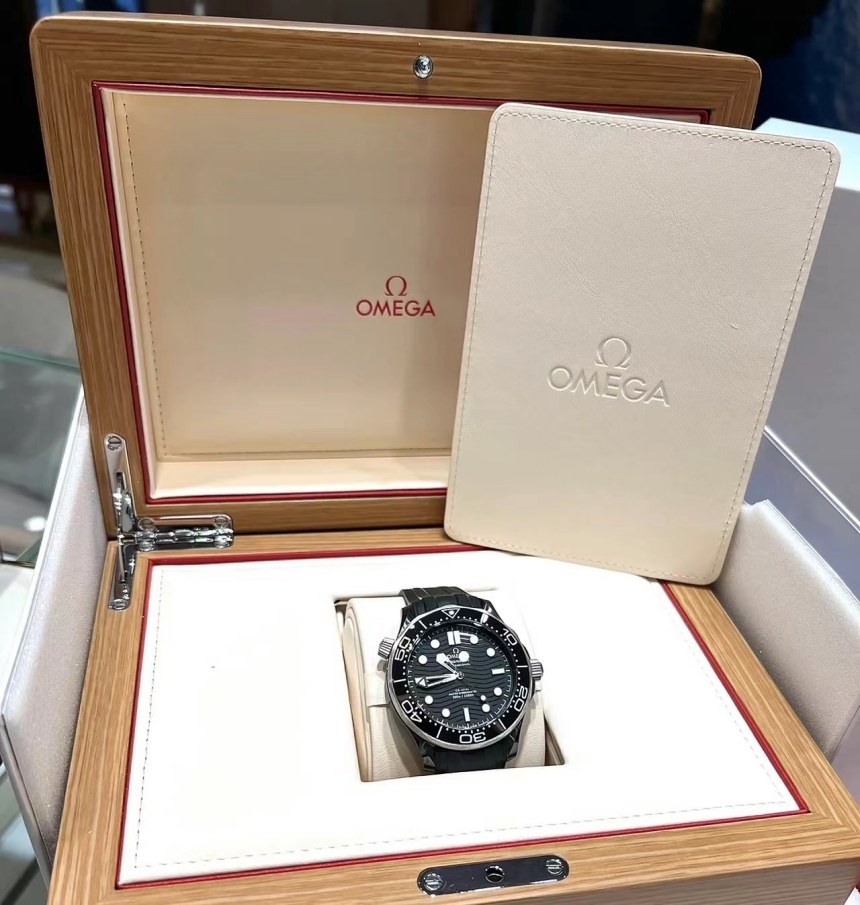 og30013_seamaster-diver-coa-axial-chronometer_s3.jpg
