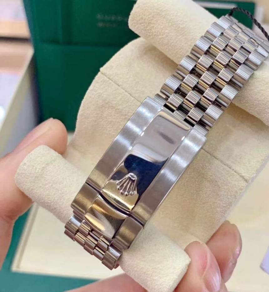rx30019_datejust-41_s3.jpg