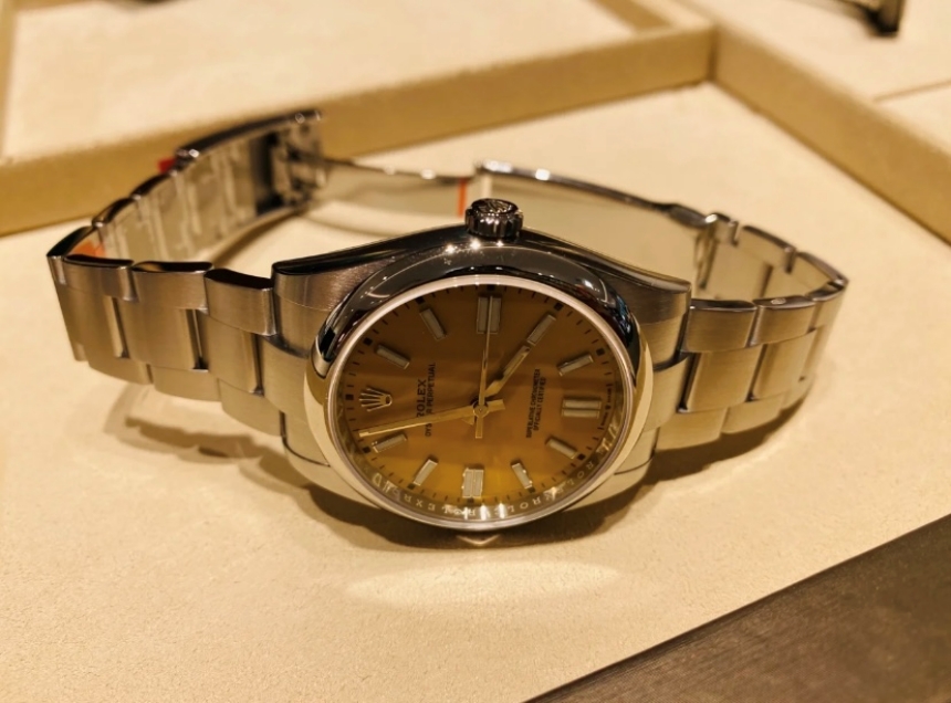 rx30030_oyster-perpetual-41_s3.jpg