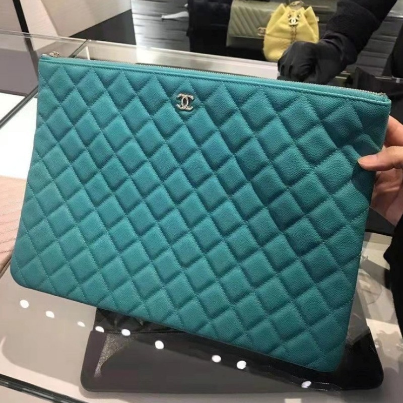 샤넬 라지 클러치 캐비어 민트 그린 A82552