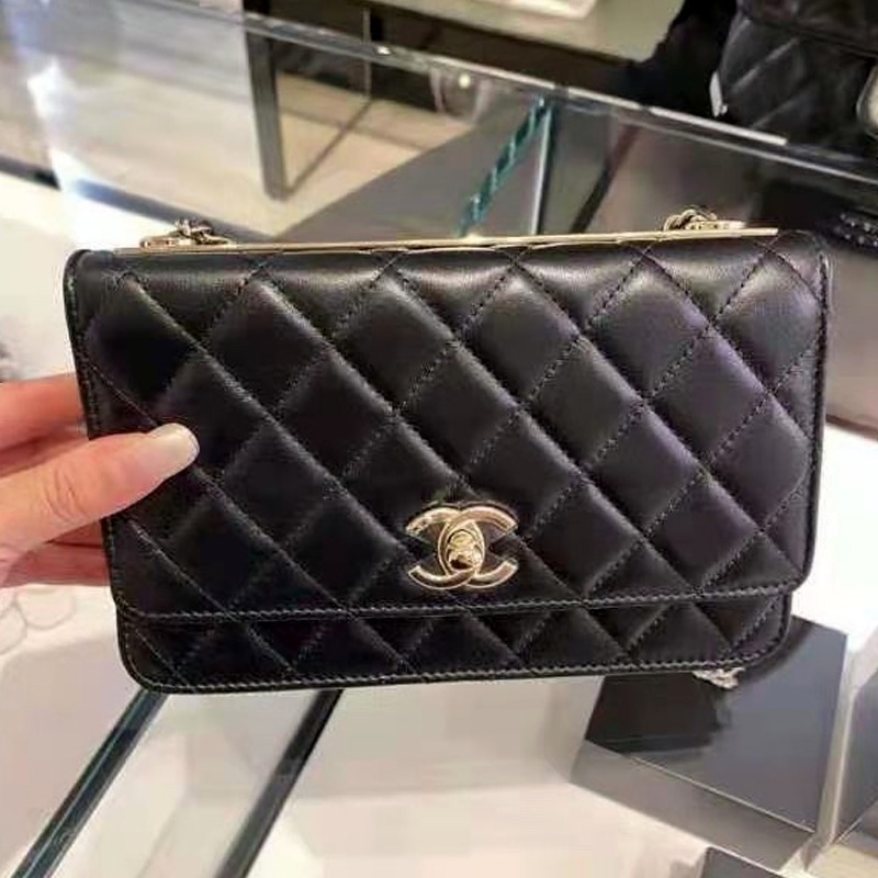 샤넬 트렌디 CC WOC 체인백 블랙 금장 A80982