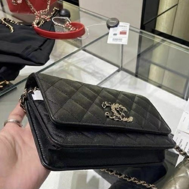 샤넬 뉴 컬렉션 체인 WOC 캐비어 블랙 AP1794 B04335 94305